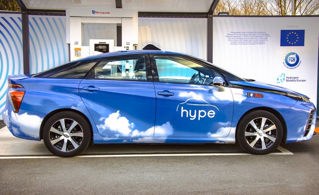 Un véhicule de la flotte de taxis hydrocarbures Hype par STEP.