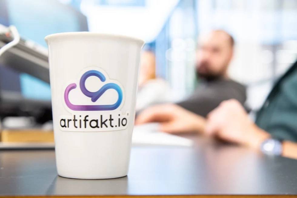 © Artifakt