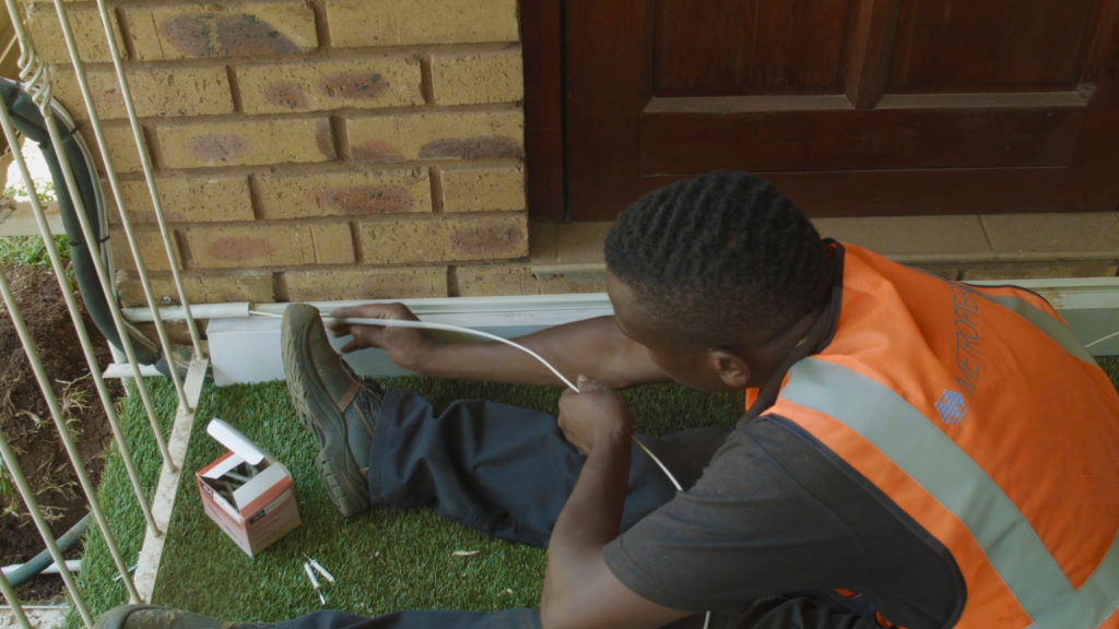 Installation d'un r&eacute;seau de fibre optique par MetroFibre Networx en Afrique du Sud. - &copy; STOA&nbsp;