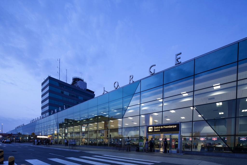 A&eacute;roport international Jorge Ch&aacute;vez au P&eacute;rou &copy; Lagard&egrave;re