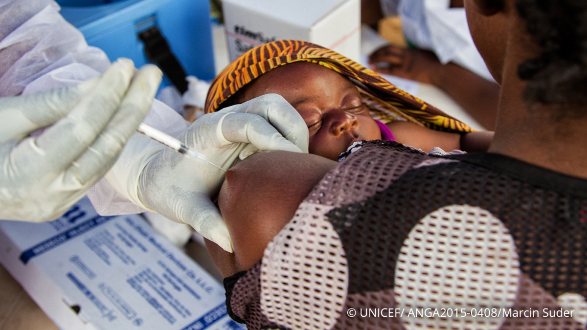 Taketa Pharmaceutical a sign&eacute; avec l'UNICEF un programme de 4 M&euro; (500 MJPY) pour la p&eacute;riode 2018-2019, afin de contribuer &agrave; prot&eacute;ger la vie d'environ 8,5 millions de personnes en Angola, en Guin&eacute;e et au Togo, en renfor&ccedil;ant durablement les syst&egrave;mes de sant&eacute;. - &copy; UNICEF/Martin Suder
