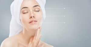 HTL applying cosmetic cream
